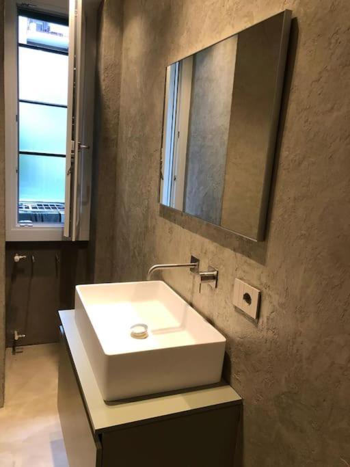 Duca Dei Navigli - Luxury Apartment In Милано Екстериор снимка